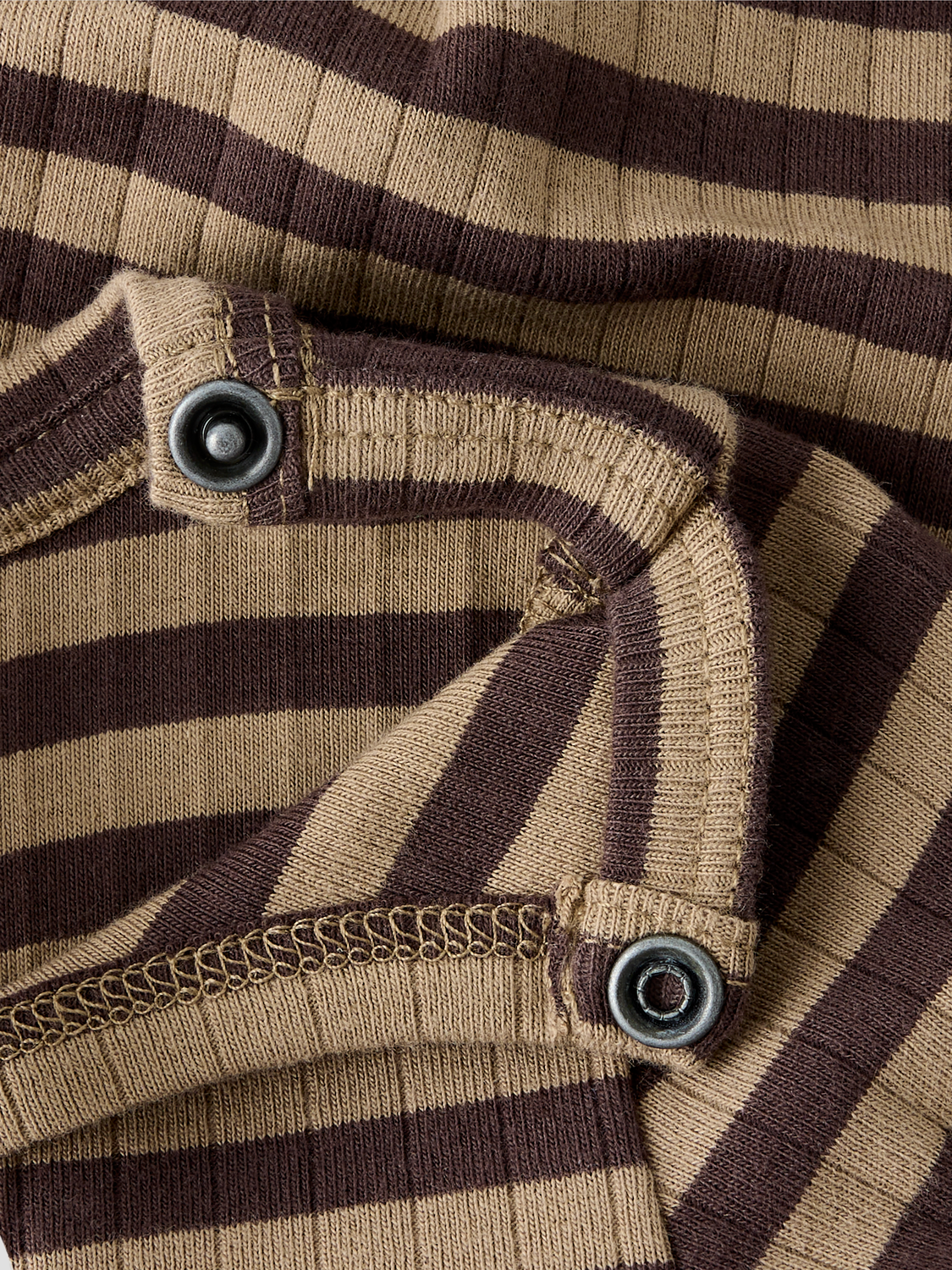 model_shot-front_full